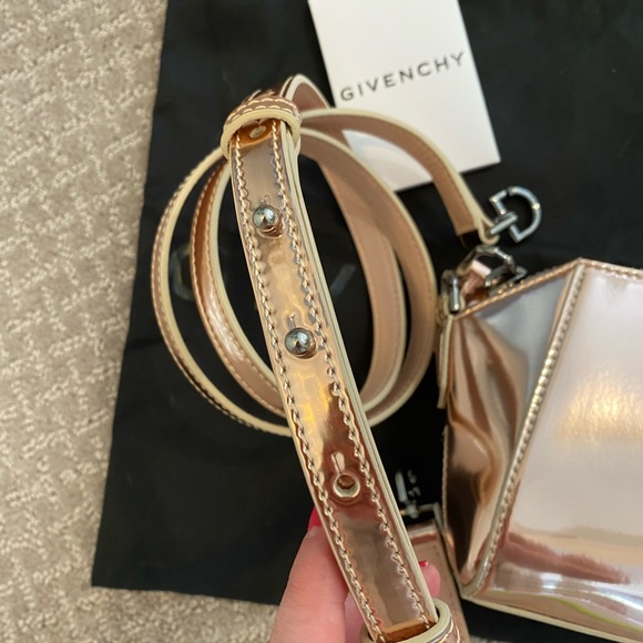 Givenchy Antigona Nano - Picture 7 of 11